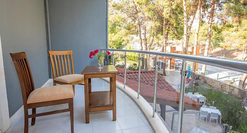 Deluxe Quadruple Room with Balcony